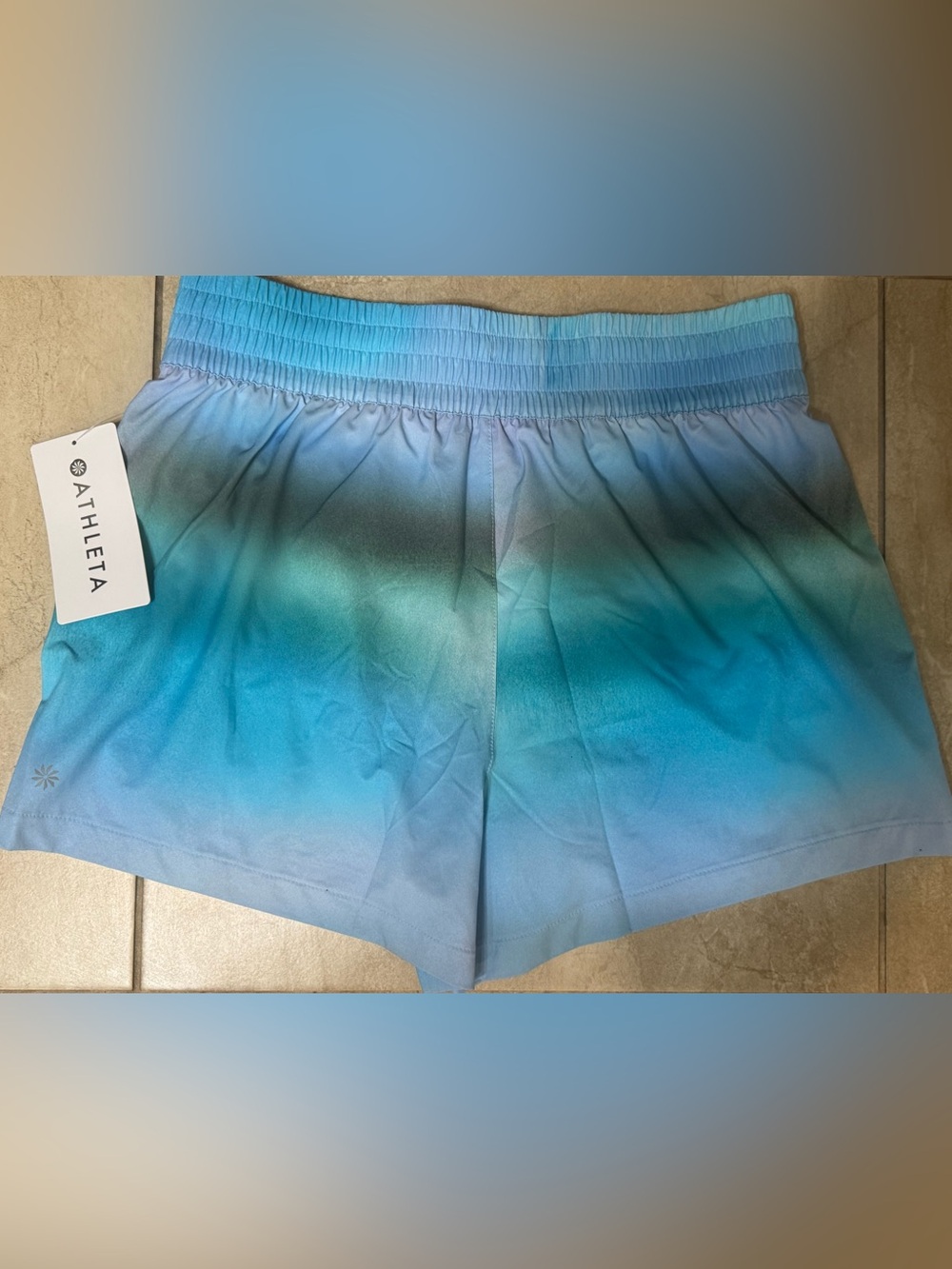Athleta Abstract Sky Run Short - Picture 10 of 12